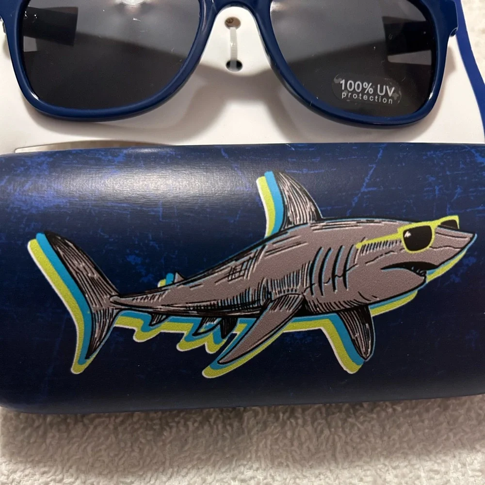 Capelli Sunglasses & Hard Case Set